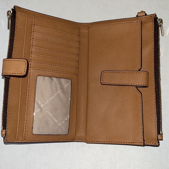 Michael Kors signature logo Jetset double zipper wristlet - Picture 4 of 9